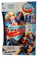 DC Super Hero Girls 465053 Soft Secret Diary- ein weiches Kissen mit einem Geheimfach, beinhaltet ein Heft, Filzschreiber, Bilderrahmen, herausnehmbares Täschchen und ein Fach für MP3 Player